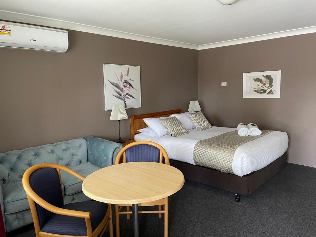 Highlands Motor Inn Oberon Bagian luar foto