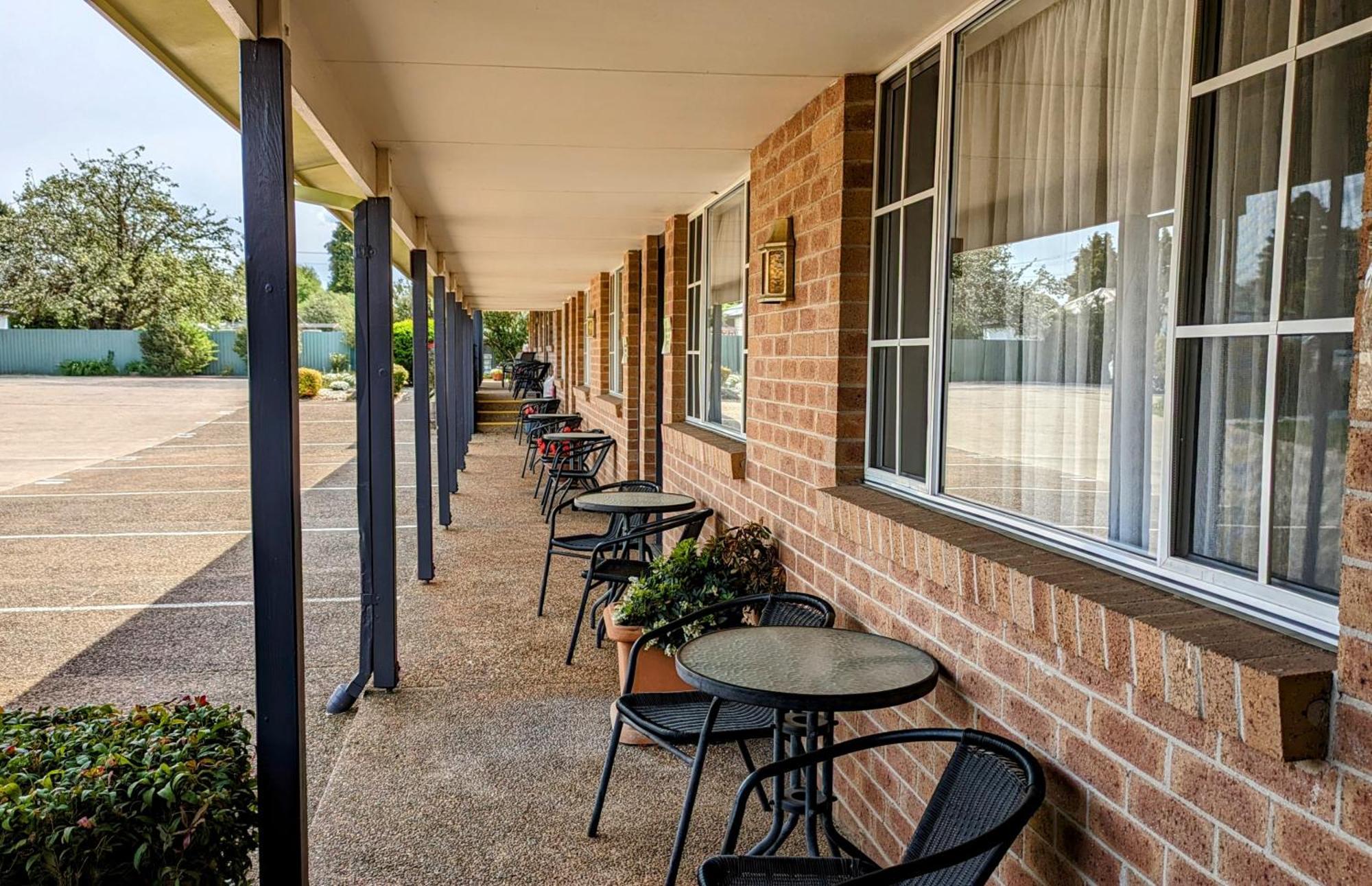 Highlands Motor Inn Oberon Bagian luar foto