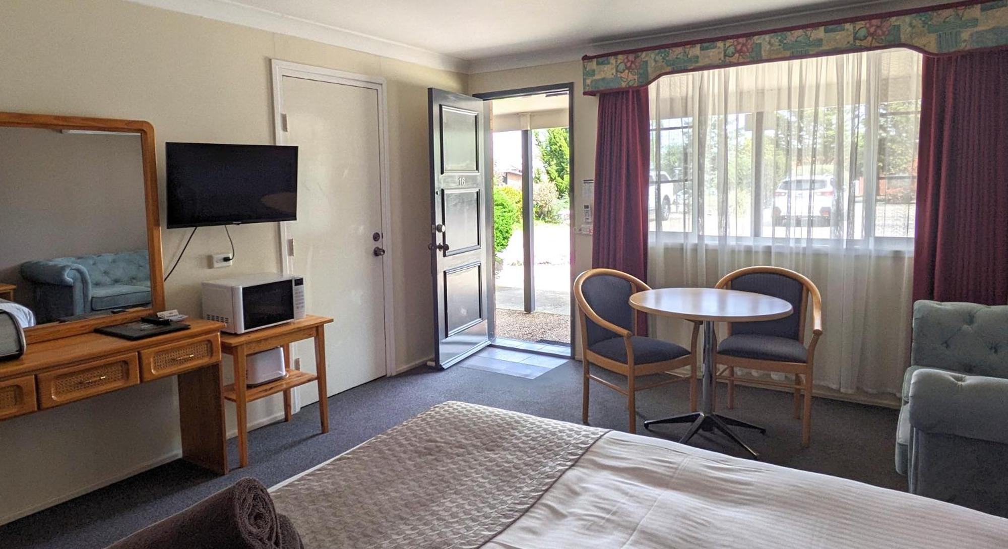 Highlands Motor Inn Oberon Bagian luar foto